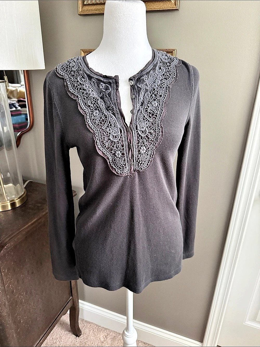 Eddie Bauer Lace Front Long Sleeve Gray Size Small